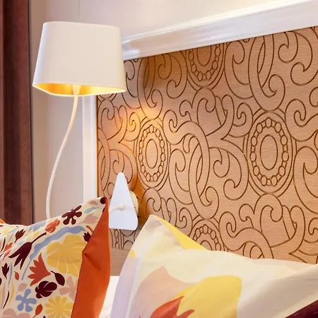 Elysees 8 Hotell 3*