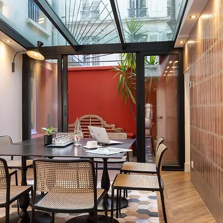Elysees 8 Hotel 3*