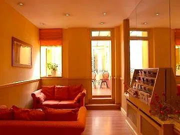 Elysees 8 Hotel 3*