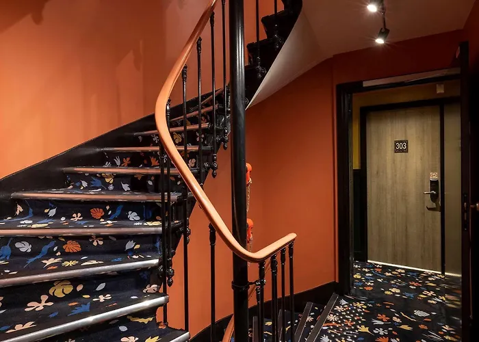 מלון Elysees 8 3*