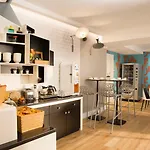 Elysees 8 Hotel
